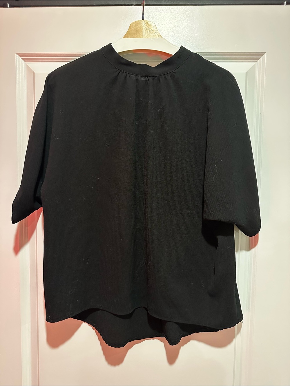 Women's Black Short-Sleeve Relaxed Crewneck Top